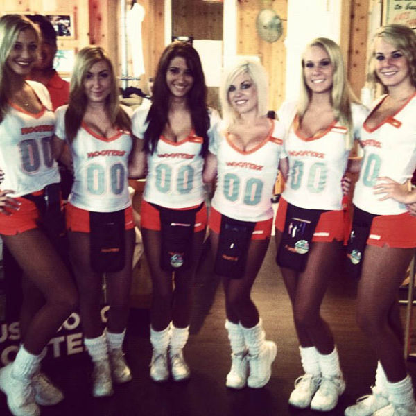 Instagram Pictures of Hooters Chicks Instagram Pictures of Hooters Chicks