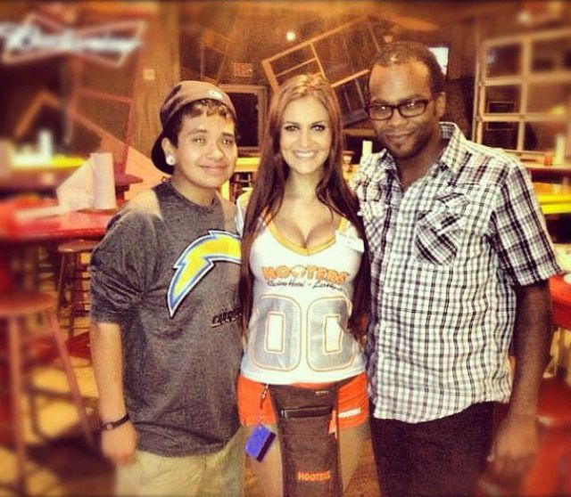 Instagram Pictures of Hooters Chicks Instagram Pictures of Hooters Chicks