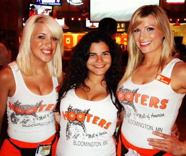 Instagram Pictures of Hooters Chicks Instagram Pictures of Hooters Chicks
