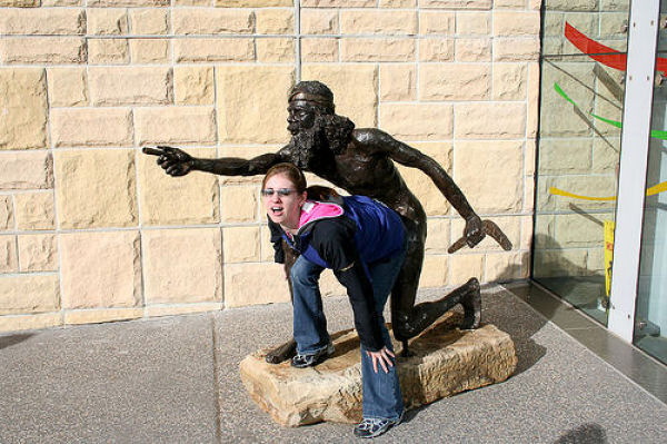 WTF Statue Pawing Pics