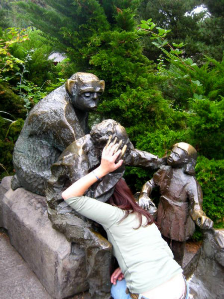 WTF Statue Pawing Pics