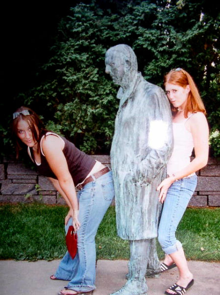 WTF Statue Pawing Pics