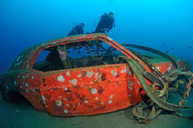 Wrecked Cars Turned Into Coral Reefs
