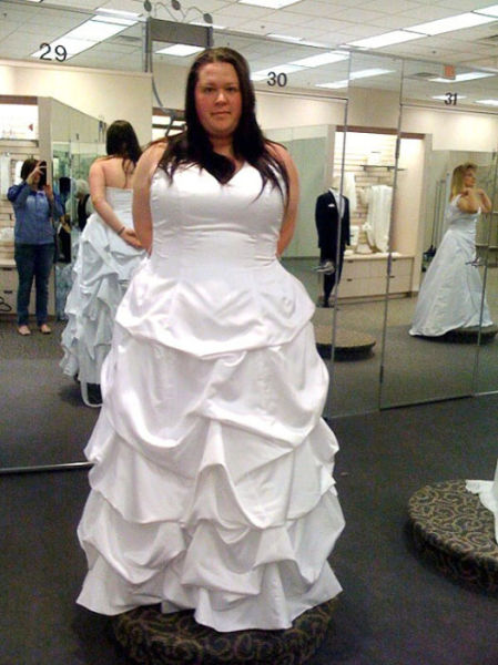 Mirror Self-Portraits Series Captures This Woman’s Remarkable Weight Loss