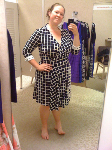 Mirror Self-Portraits Series Captures This Woman’s Remarkable Weight Loss