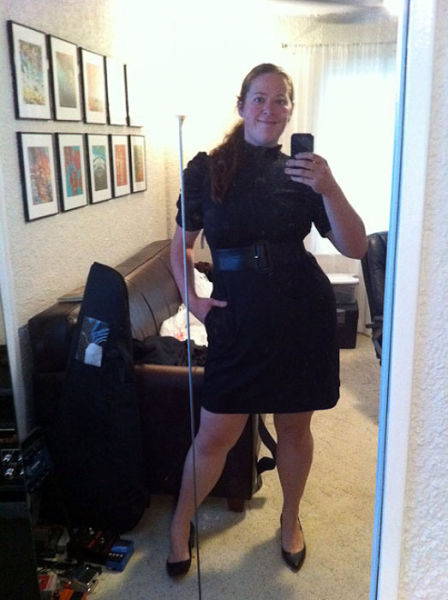 Mirror Self-Portraits Series Captures This Woman’s Remarkable Weight Loss