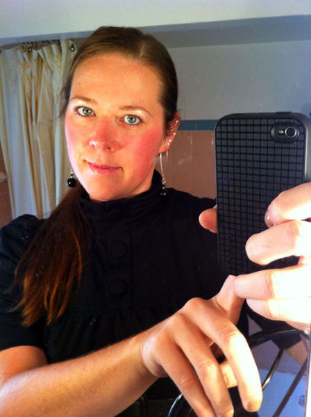Mirror Self-Portraits Series Captures This Woman’s Remarkable Weight Loss