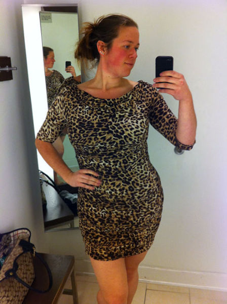Mirror Self-Portraits Series Captures This Woman’s Remarkable Weight Loss