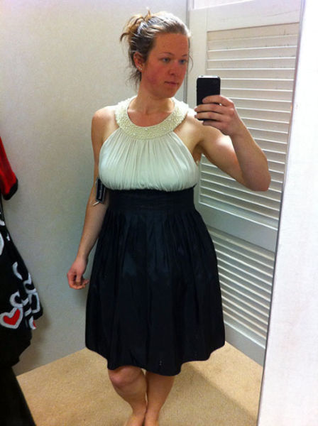 Mirror Self-Portraits Series Captures This Woman’s Remarkable Weight Loss