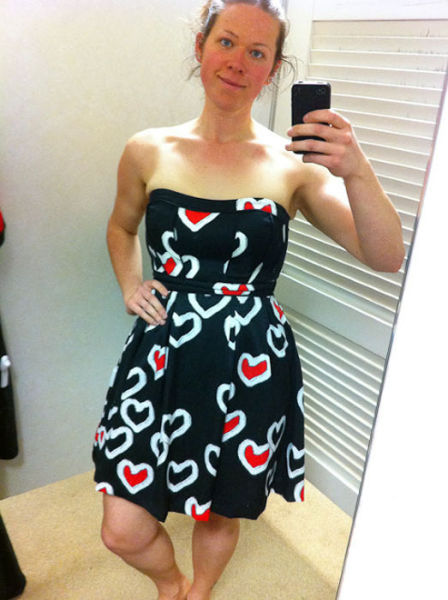 Mirror Self-Portraits Series Captures This Woman’s Remarkable Weight Loss