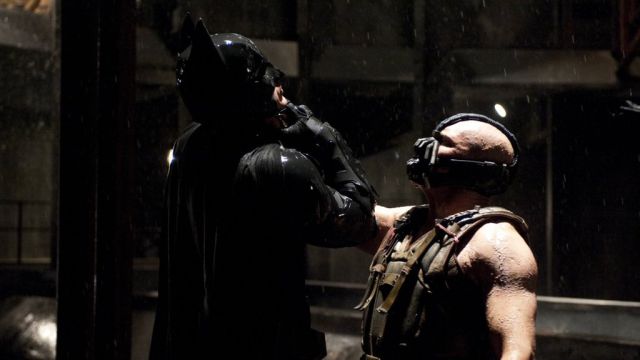 actionpacked_behindthescenes_photos_of_the_batman_vs_bane_fight_scene_640_29.jpg