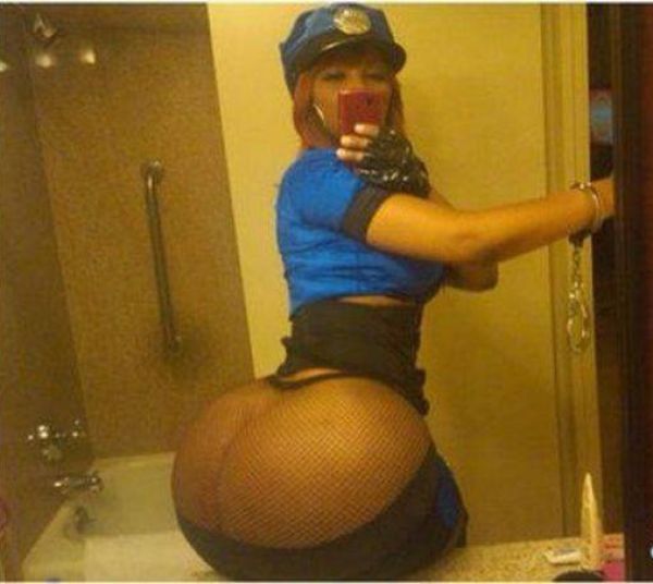 find_out_why_boys_love_to_pay_this_girl_a_booty_call_640_21.jpg