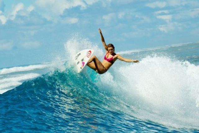 Wet ‘n Wild Surfer Chicks