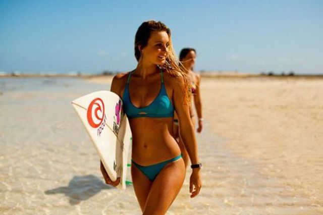 Wet ‘n Wild Surfer Chicks