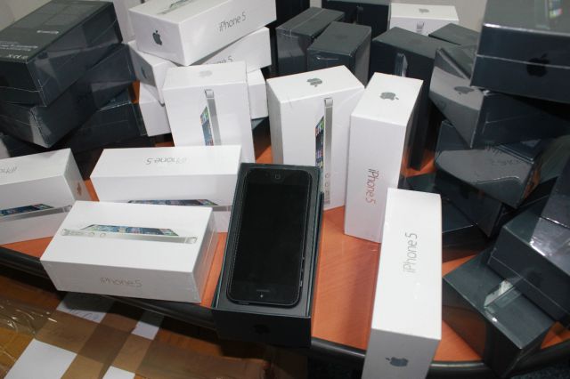 How the Russian’s Deal with Counterfeit iPhones