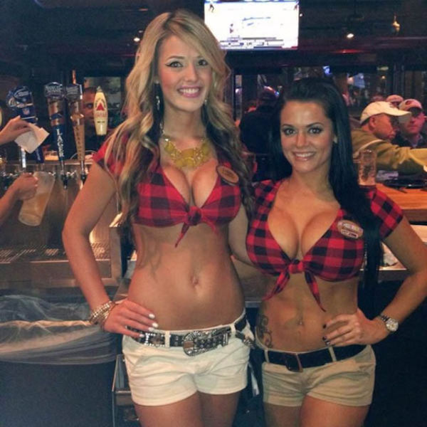 The Busty Waitrons Of Twin Peaks Restaurants 42 Pics Picture 22