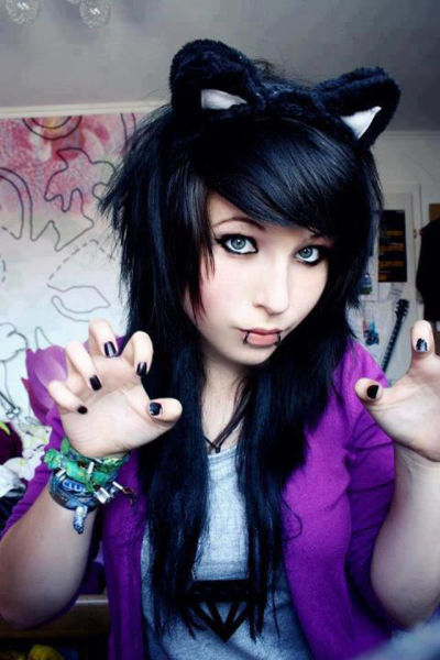 the_sometimes_scary_but_still_cute_emo_girls_640_03.jpg (400×600)