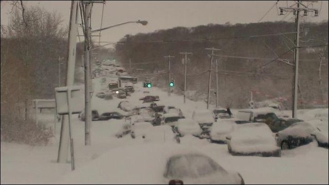 Huge Blizzard Covers US and Canada in Buckets of Snow