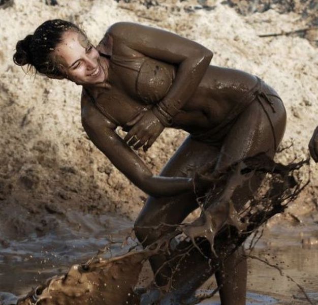 Girls Getting Filthy for Fun