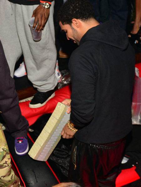 It Rains Money When Drake Visits a Strip Club