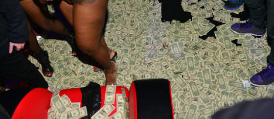 It Rains Money When Drake Visits a Strip Club