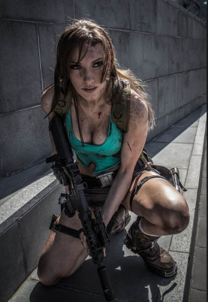 It’s All about the Boobs in Lara Croft Cosplay