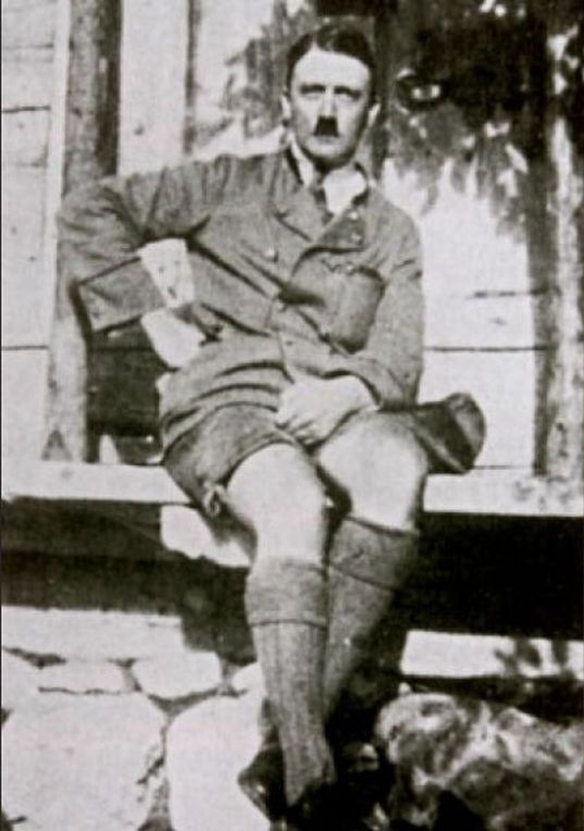     http://img.izismile.com/img/img6/20130412/640/banned_neverbeforeseen_photos_of_hitler_in_shorts_640_high_06.jpg                                        