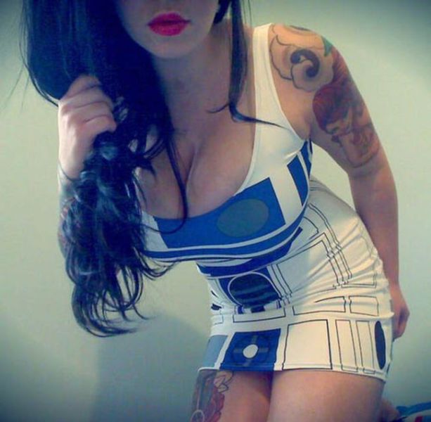 star_wars_costumes_have_never_ever_been_this_sexy__