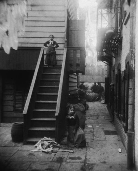 Old Photos Capture Life in a 19th Century New York City