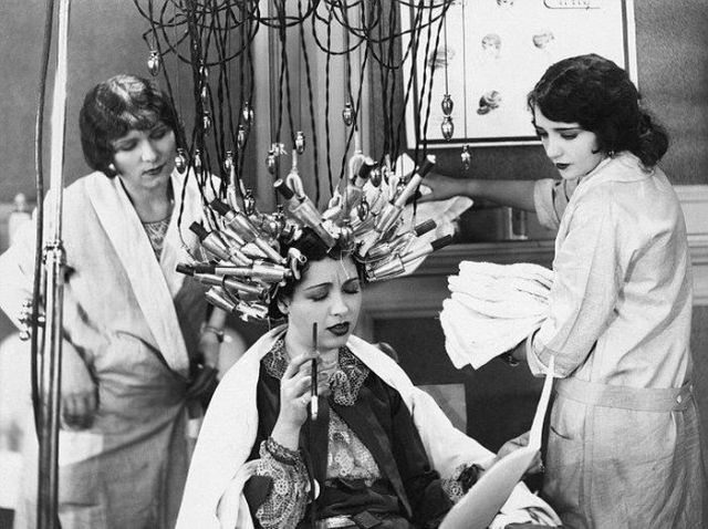 Beauty Shops at the Beginning of the 20th Century