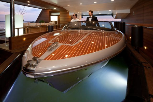 awesome_luxury_yacht_640_08.jpg