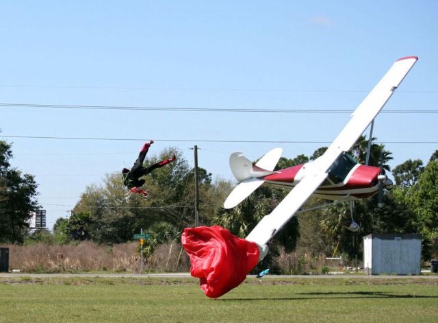 unlucky_midair_collision_between_skydive