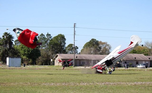 unlucky_midair_collision_between_skydive