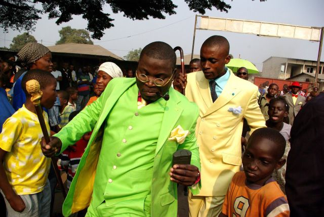 http://img.izismile.com/img/img7/20140325/640/the_congo_may_be_poor_but_the_men_dress_to_impress_640_52.jpg