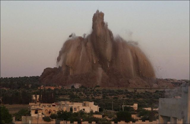 Syrian Rebels Ignite 60 Tons of Explosives