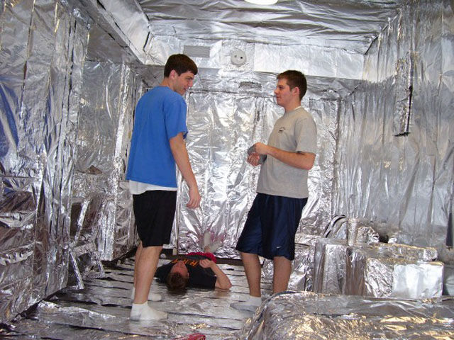 the_most_epic_dorm_room_prank_ever_pulle