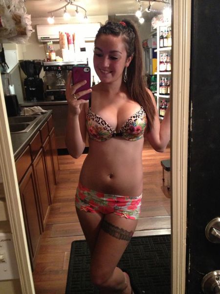 sexy_baristas_that_you_will_wish_were_se