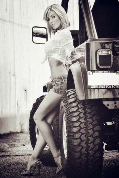 Cute Girls Get a Little Dirty with Jeeps