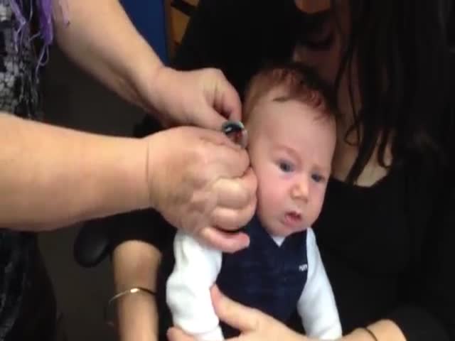 A Priceless and Touching Moment As Baby Hears for the First Time