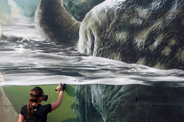 Phenomenal Graffiti Art Inspired by Jurassic Park