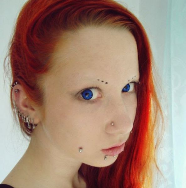 http://img.izismile.com/img/img7/20141013/640/the_cute_girl_who_went_for_a_hardcore_makeover_640_05.jpg