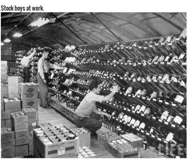 One of the Biggest Vending Machines in History (10 pics)