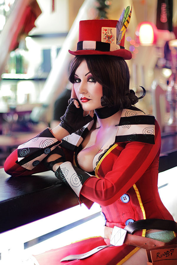 A Mad Moxxi Cosplay That Is