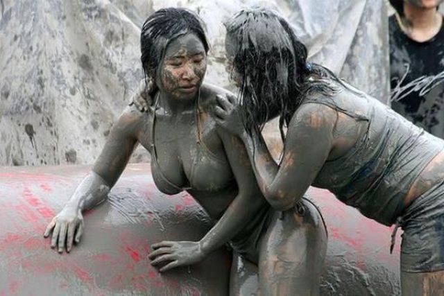 It’s Always More Fun When Girls Get Dirty!