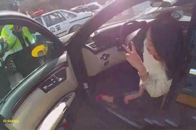 Drunk Lady Driver Stops to Take a Post-crash Selfie