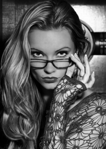 A Few Gorgeous Girls Will Make Your Day So Much Better