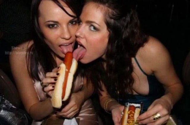 hot_dog_eating_girls_are_hot_640_10.jpg