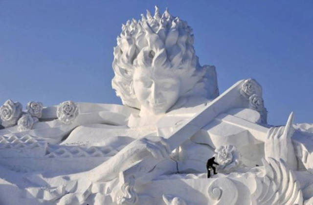 these_snow_sculptures_will_blow_your_min