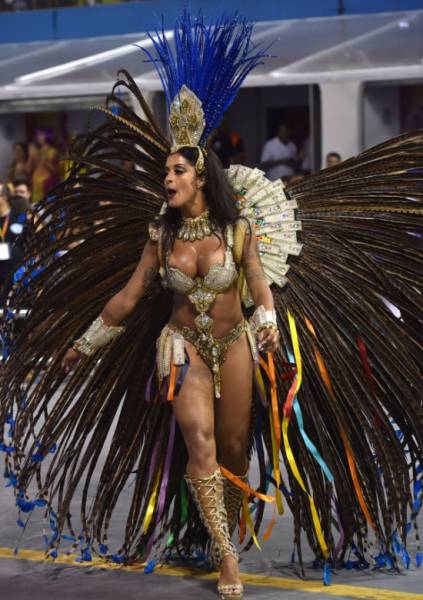 PHOTOS: Meet The Sexy (And NAKED) Dancers At The 2016 Brazil Carnival (NUDITY) - The Trent