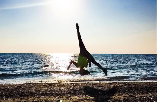 this_girl_is_a_kickass_stunt_double_from